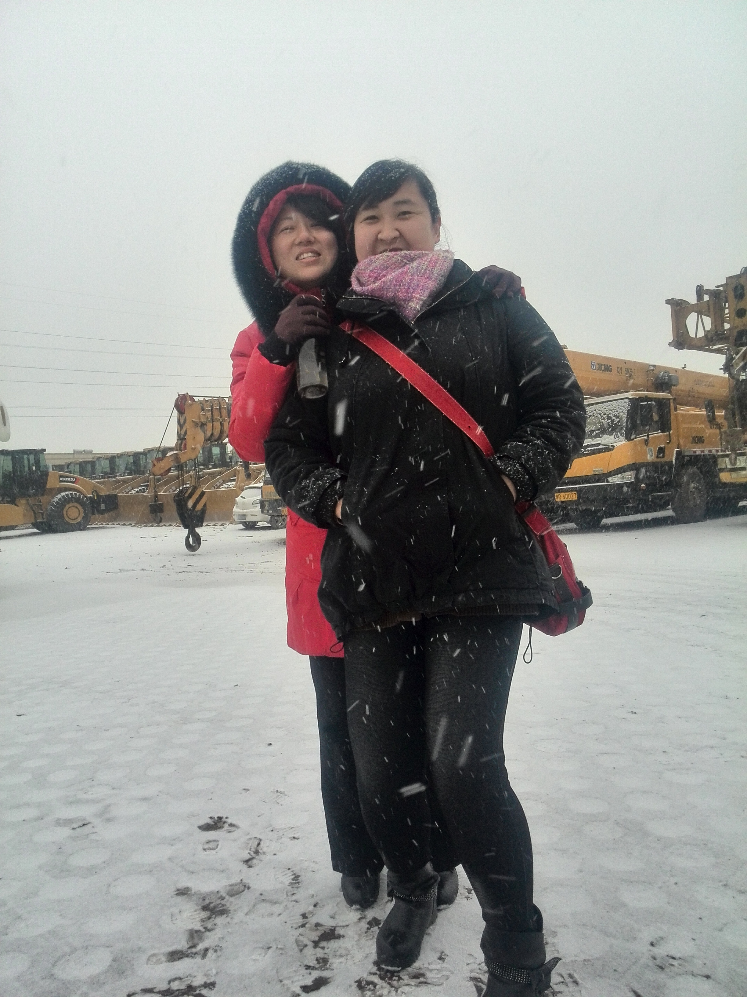 2015年郑州第一场雪，开云为确保班车行驶安全，提前一个小时下班！