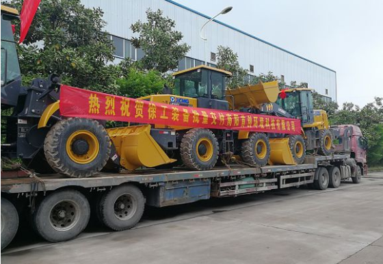 开云机械批量交付徐工装载机