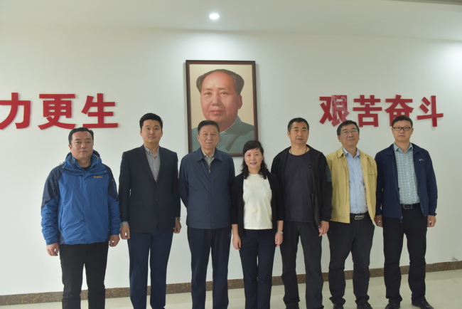 2019年4月27日，徐工铲运事业部王颖书记一行莅临开云机械指导工作