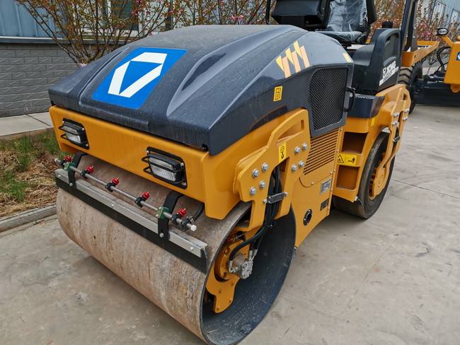 徐工XMR403VT双钢轮压路机