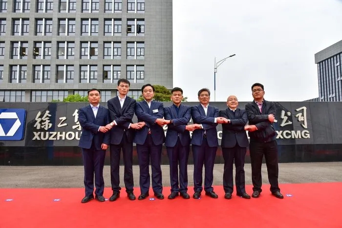 徐工起重机械事业部启动2020“金专服务·成功之路”免费维护日行动 徐工起重机械事业部启动2020“金专服务·成功之路”免费维护日行动