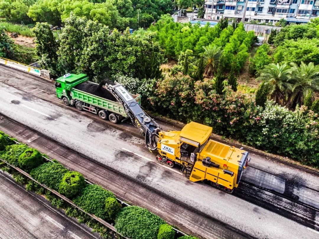 6台徐工大型铣刨机XM200KⅡ集结沪杭甬高速公路,助力该高速拆除工程 6台徐工大型铣刨机XM200KⅡ集结沪杭甬高速公路,助力该高速拆除工程