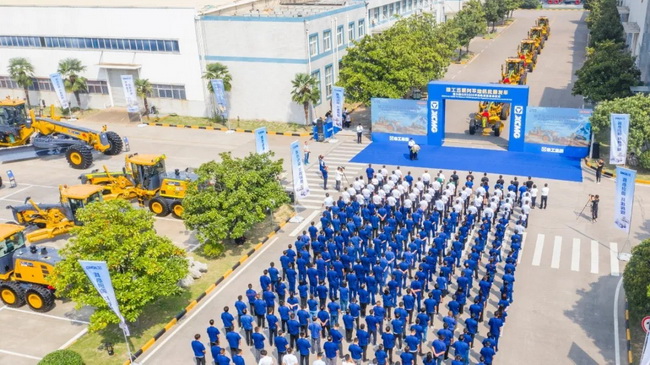 力拓集团定制徐工GR2605平地机批量发车