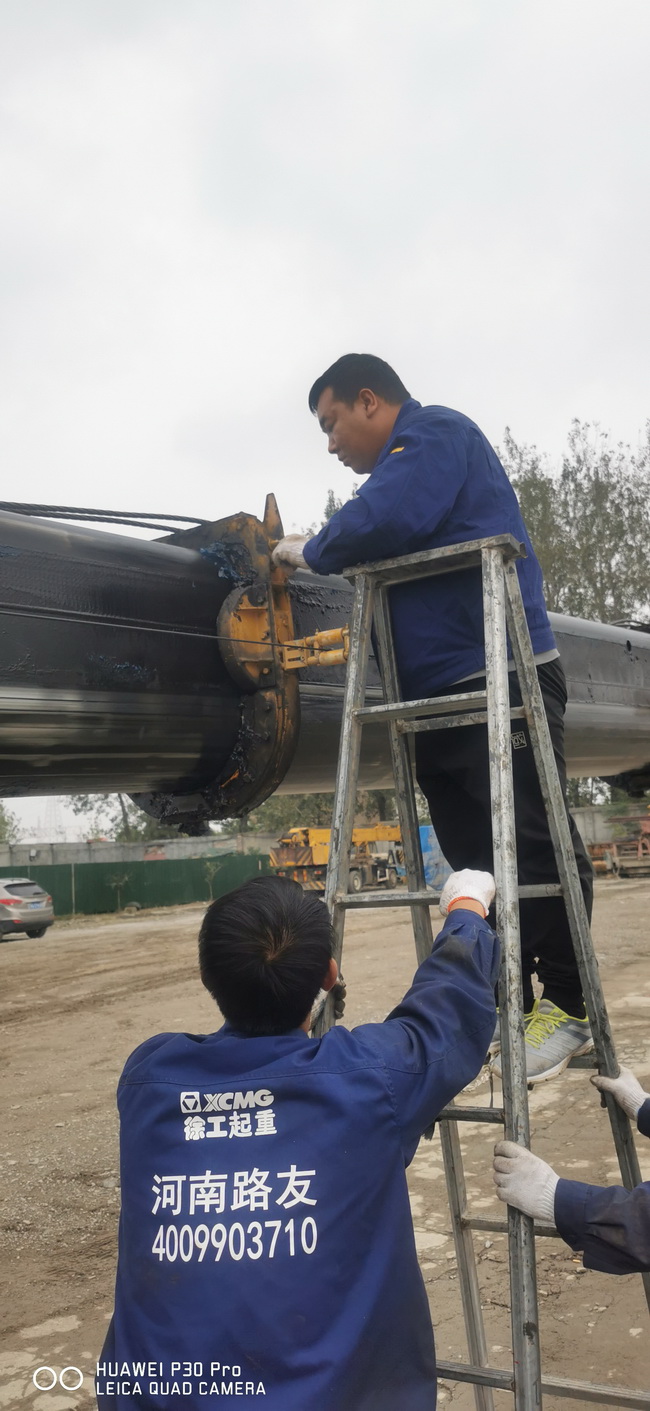 开云徐工起重机维修师傅