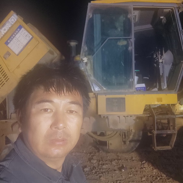 开云徐工服务工程师：刘师傅